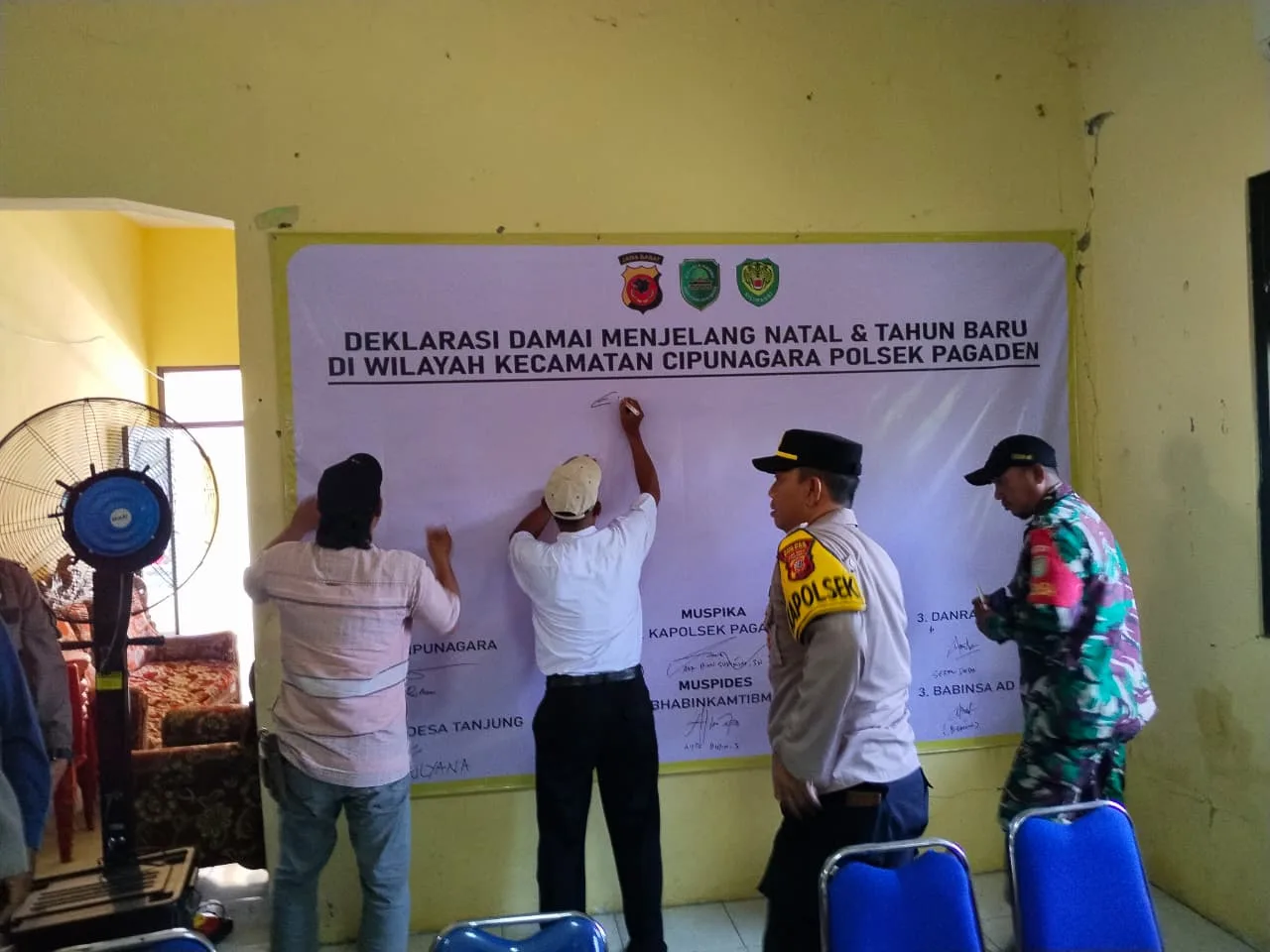 Kapolsek Pagaden AKP Ikin Sodikin lakukan Deklarasi Damai Dalam Rangka Menjelang Natalru 2025/2026 1